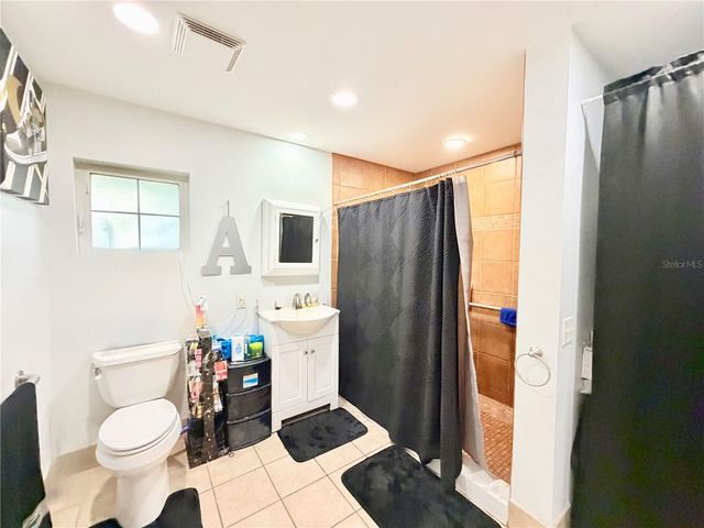 1880 OAK FOREST DRIVE E, Clearwater, FL 33759