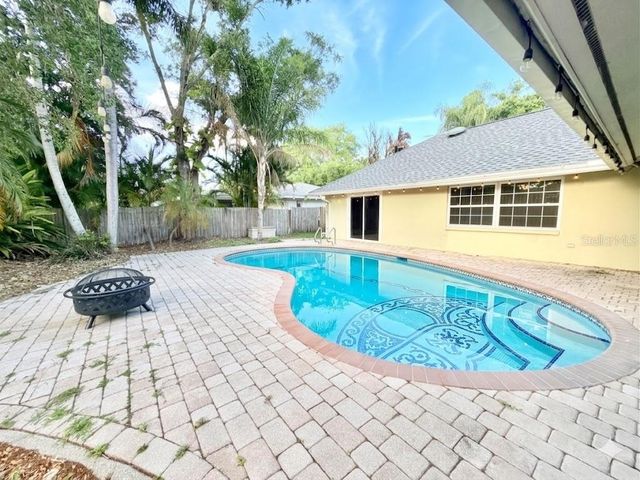 1880 OAK FOREST DRIVE E, Clearwater, FL 33759