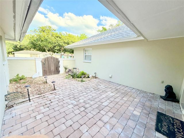 1880 OAK FOREST DRIVE E, Clearwater, FL 33759