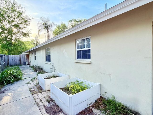 1880 OAK FOREST DRIVE E, Clearwater, FL 33759