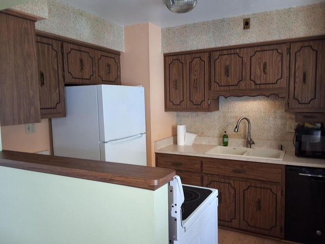 708 Columbia AVENUE, South Milwaukee, WI 53172