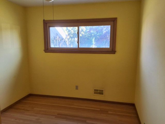 708 Columbia AVENUE, South Milwaukee, WI 53172