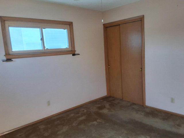708 Columbia AVENUE, South Milwaukee, WI 53172