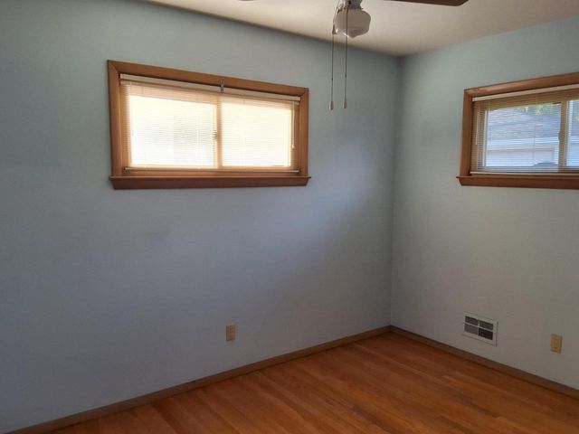708 Columbia AVENUE, South Milwaukee, WI 53172