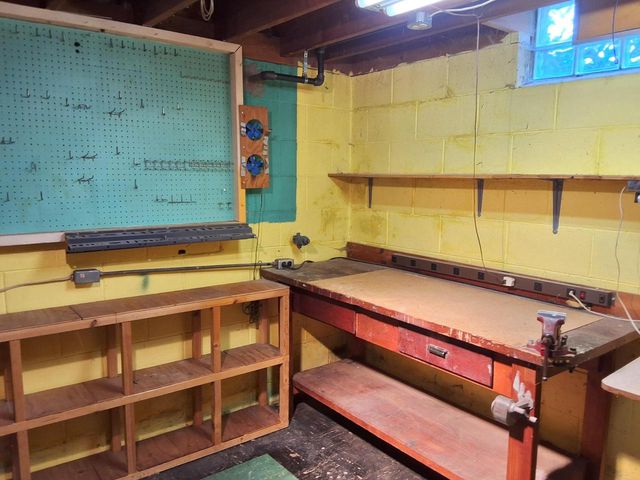 708 Columbia AVENUE, South Milwaukee, WI 53172
