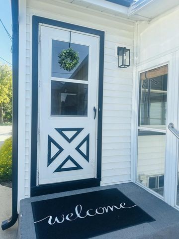 708 Columbia AVENUE, South Milwaukee, WI 53172