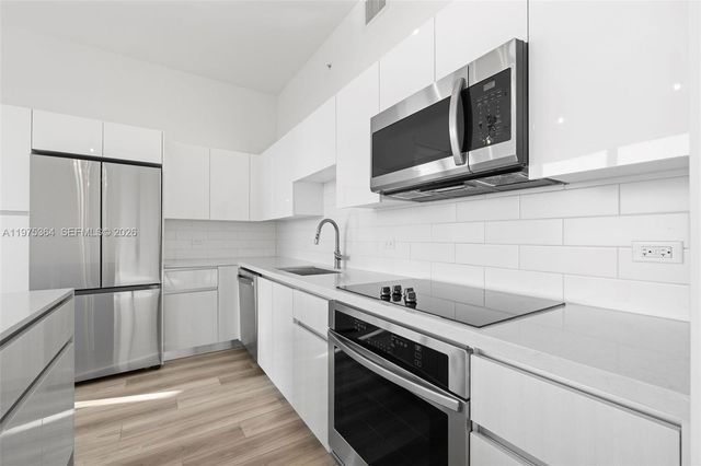 101 Diplomat Pkwy 1211, Hallandale Beach, FL 33009