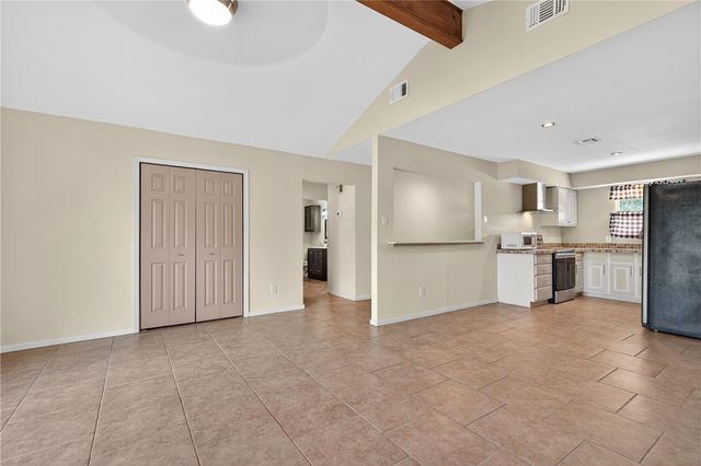 10825 Eastwood Dr, Corpus Christi, TX 78410