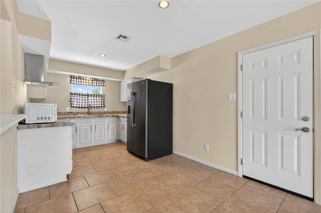 10825 Eastwood Dr, Corpus Christi, TX 78410