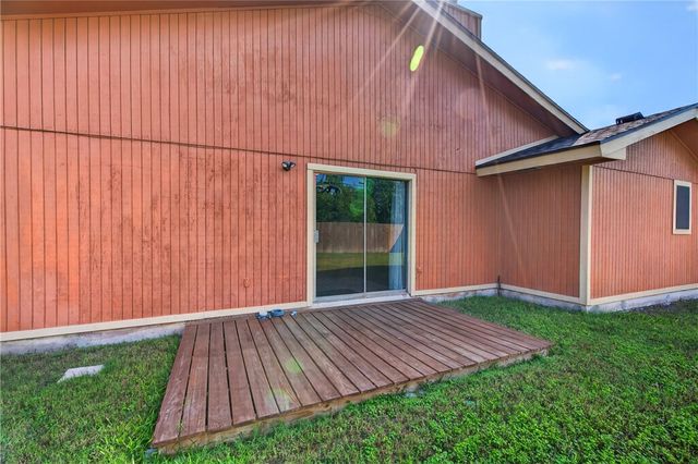 10825 Eastwood Dr, Corpus Christi, TX 78410