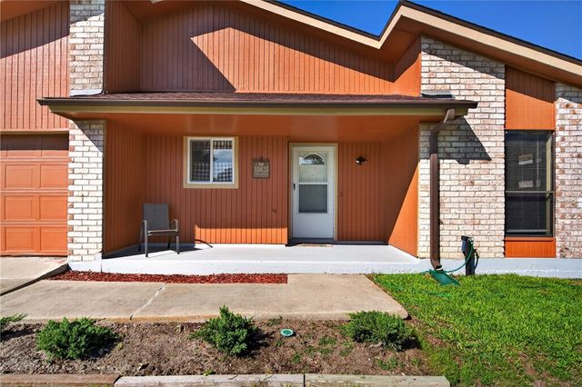 10825 Eastwood Dr, Corpus Christi, TX 78410