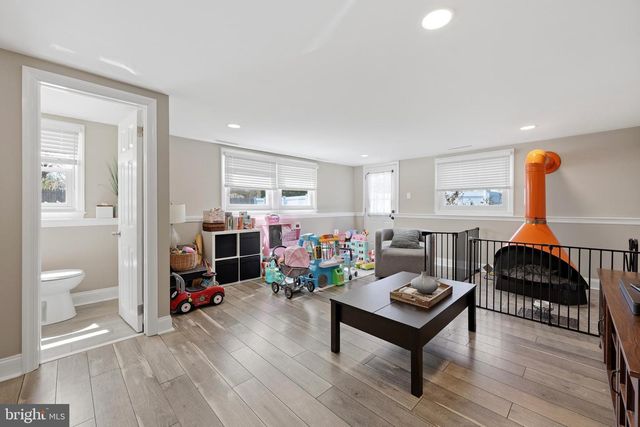 121 WEATHER VANE DR, Cherry Hill, NJ 08002