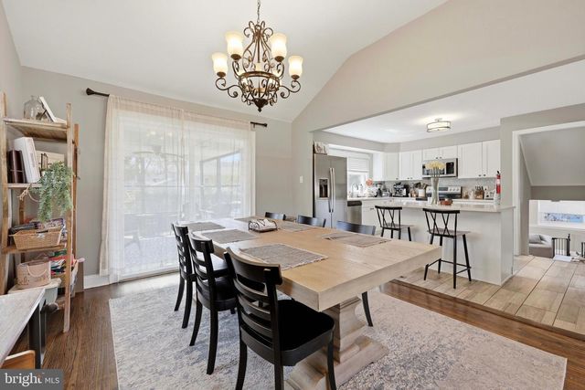 121 WEATHER VANE DR, Cherry Hill, NJ 08002