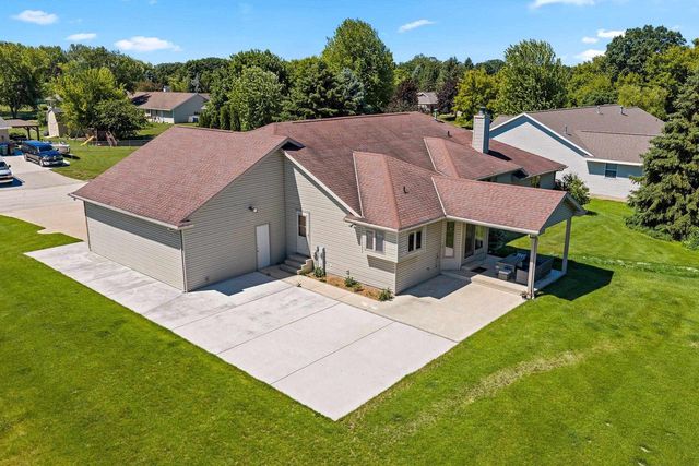 2562 REBECCA ANN DRIVE, New Franken, WI 54229