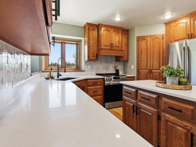 2562 REBECCA ANN DRIVE, New Franken, WI 54229
