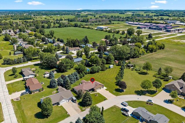 2562 REBECCA ANN DRIVE, New Franken, WI 54229