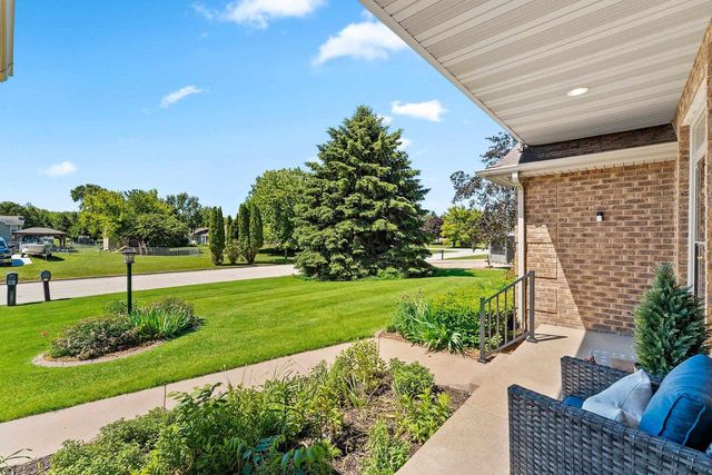 2562 REBECCA ANN DRIVE, New Franken, WI 54229