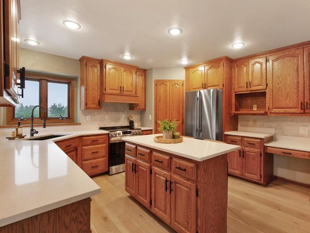 2562 REBECCA ANN DRIVE, New Franken, WI 54229