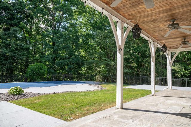 10 Greenwich Avenue, Central Valley, NY 10917