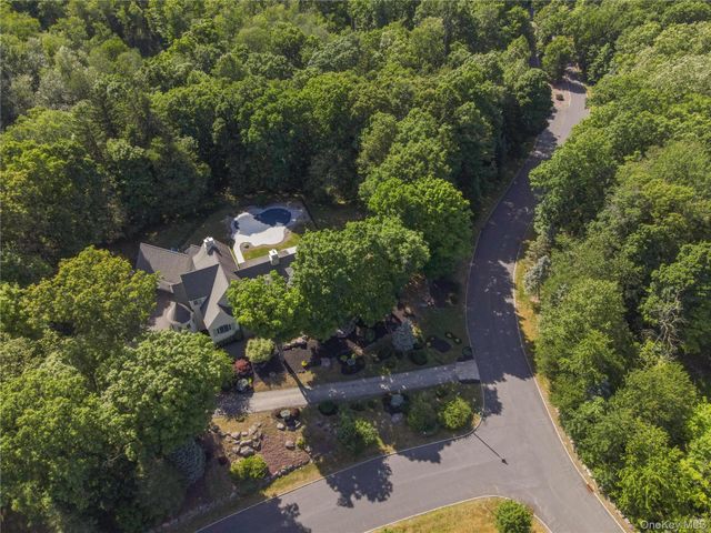 10 Greenwich Avenue, Central Valley, NY 10917