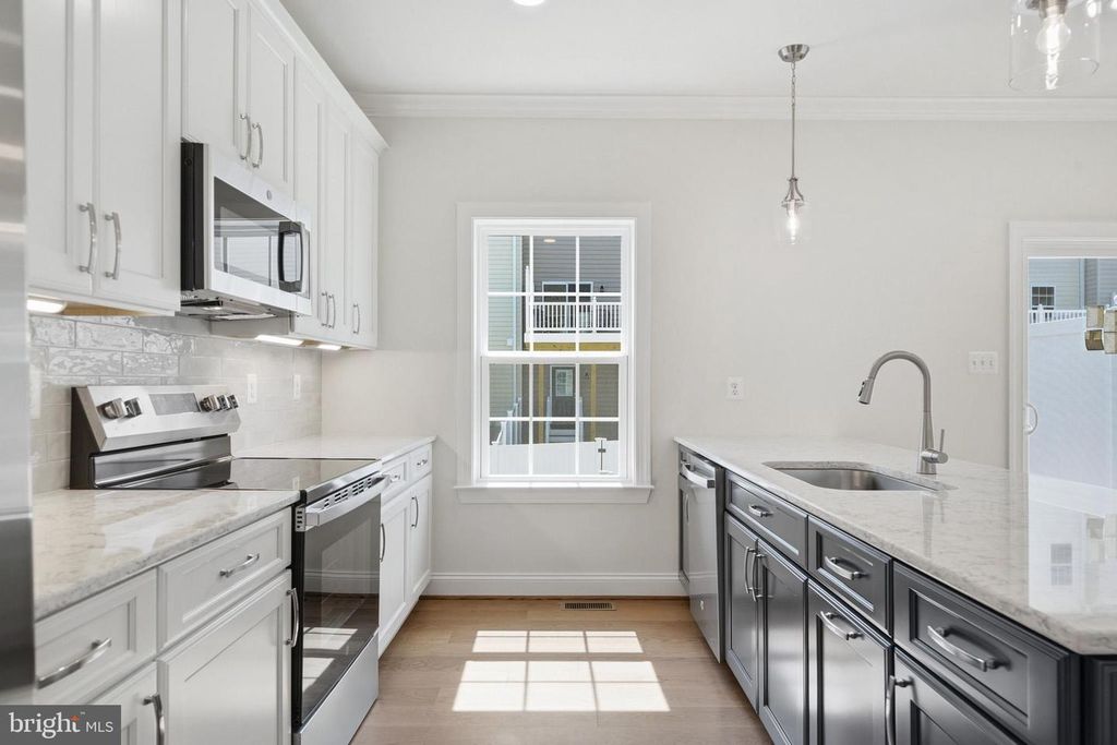 Image 11 of property listing at 104 POTOMAC CT, Prince Frederick, MD 20678