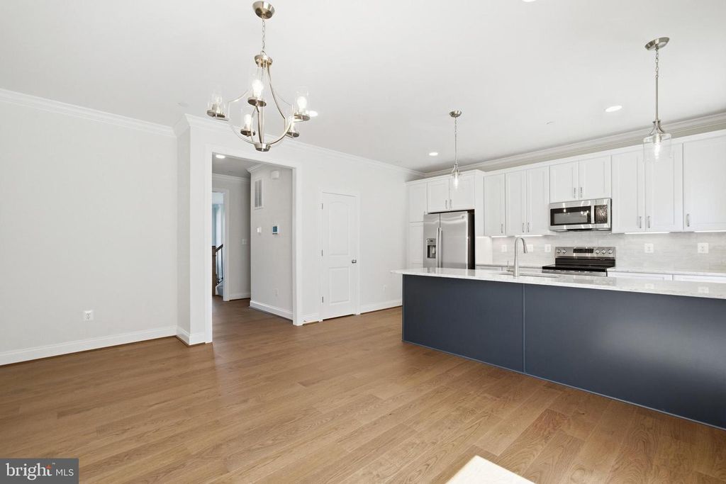 Image 13 of property listing at 104 POTOMAC CT, Prince Frederick, MD 20678