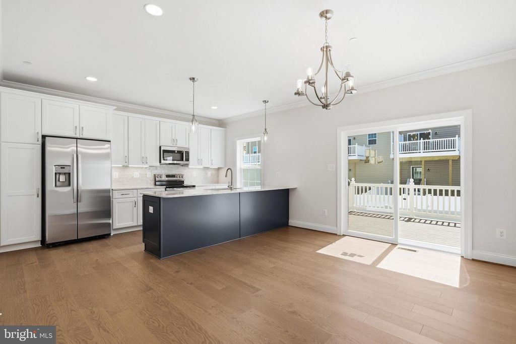 Image 14 of property listing at 104 POTOMAC CT, Prince Frederick, MD 20678