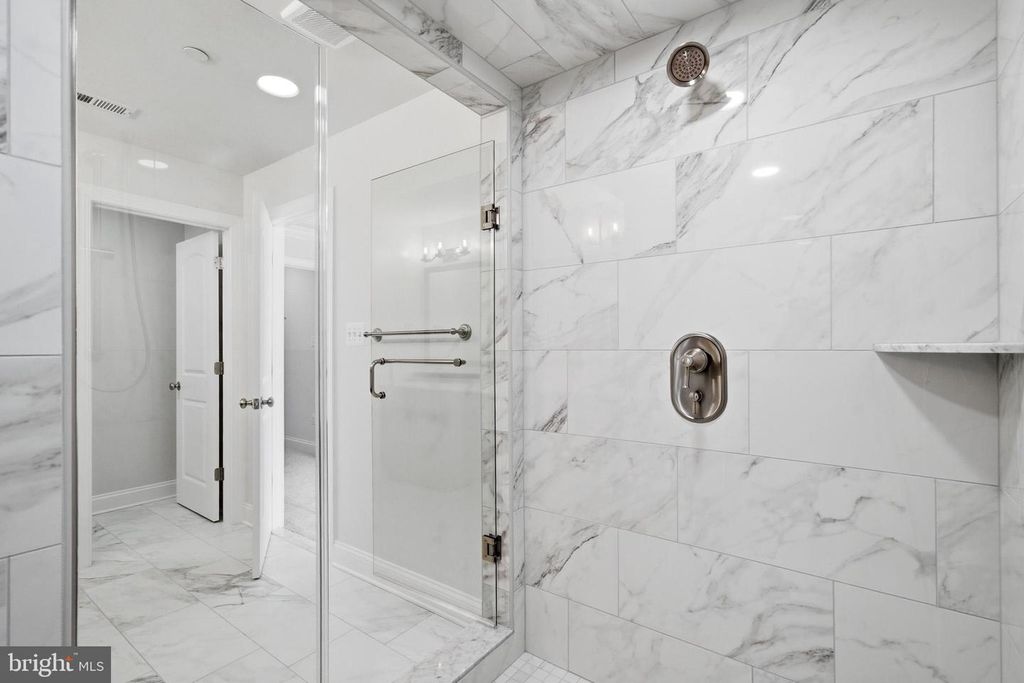 Image 24 of property listing at 104 POTOMAC CT, Prince Frederick, MD 20678