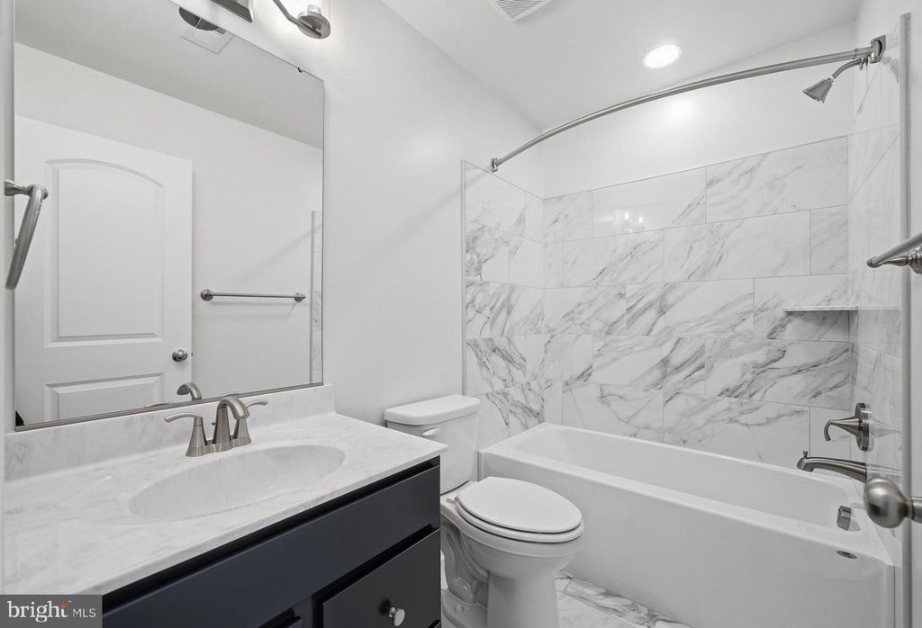 Image 32 of property listing at 104 POTOMAC CT, Prince Frederick, MD 20678