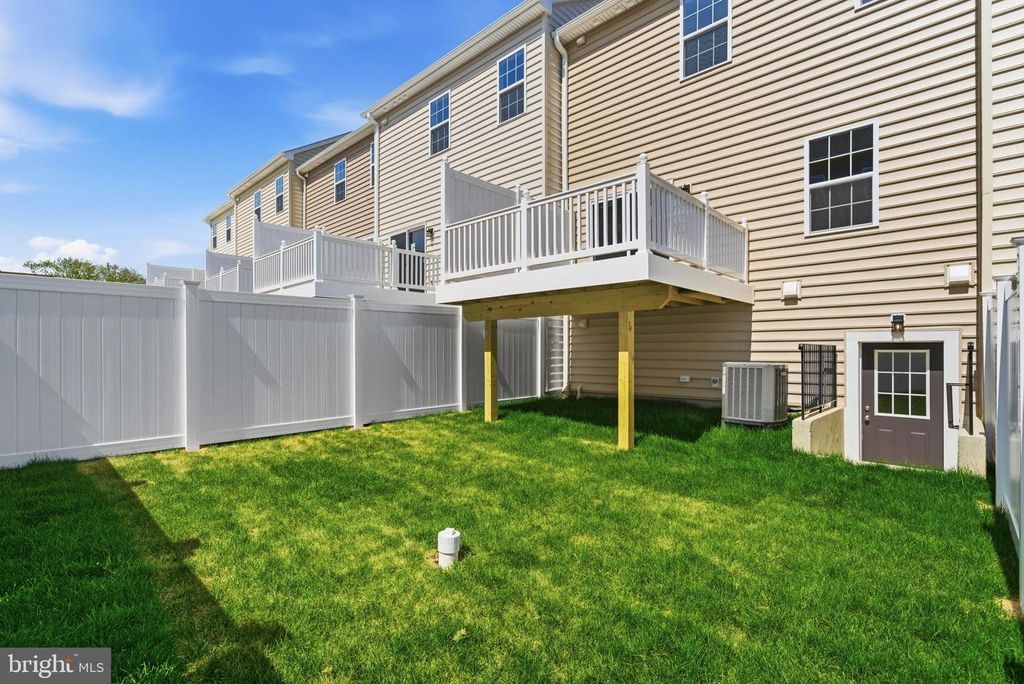 Image 35 of property listing at 104 POTOMAC CT, Prince Frederick, MD 20678