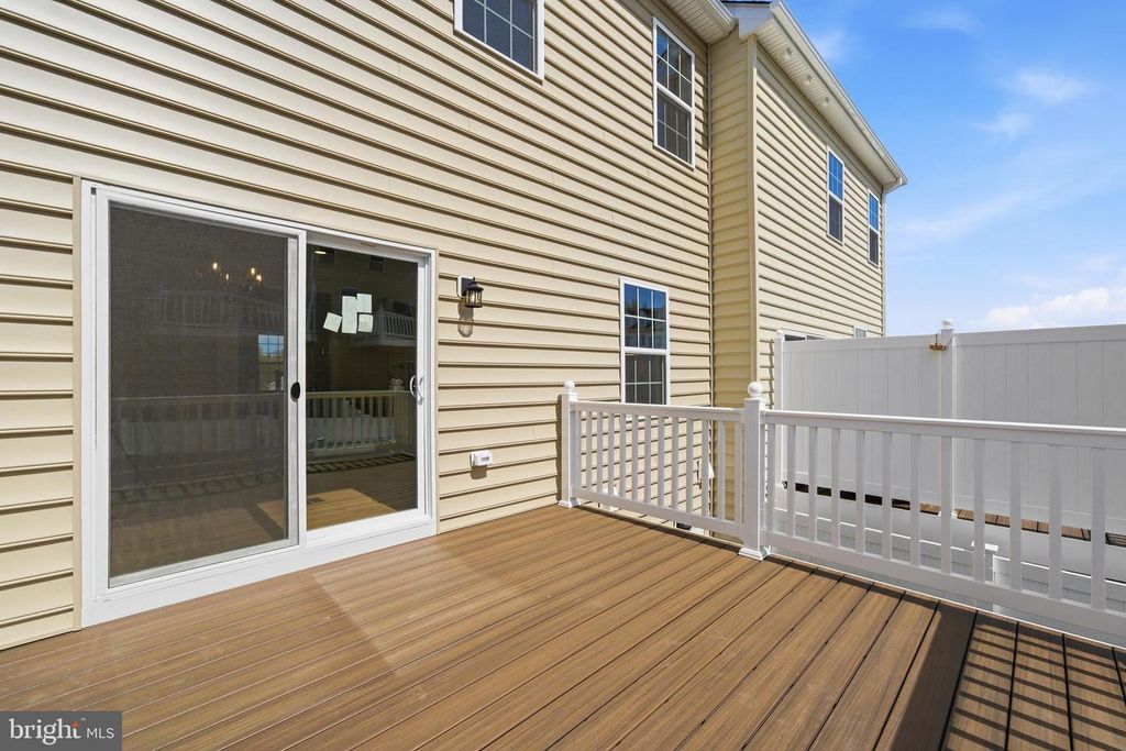 Image 37 of property listing at 104 POTOMAC CT, Prince Frederick, MD 20678