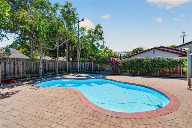2130 Roenoke Way, San Jose, CA 95128