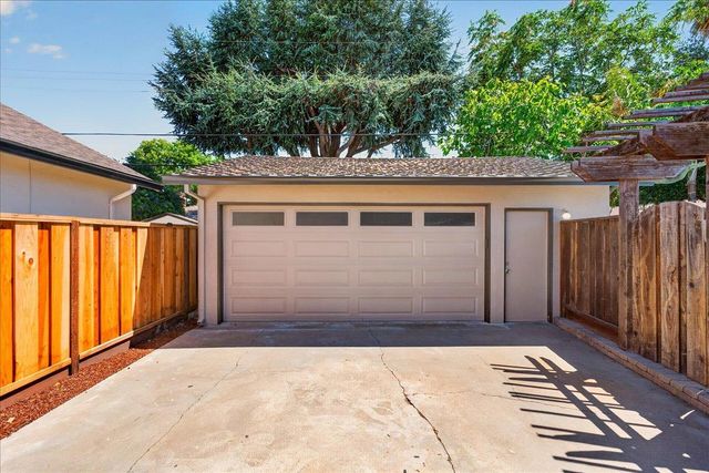 2130 Roenoke Way, San Jose, CA 95128