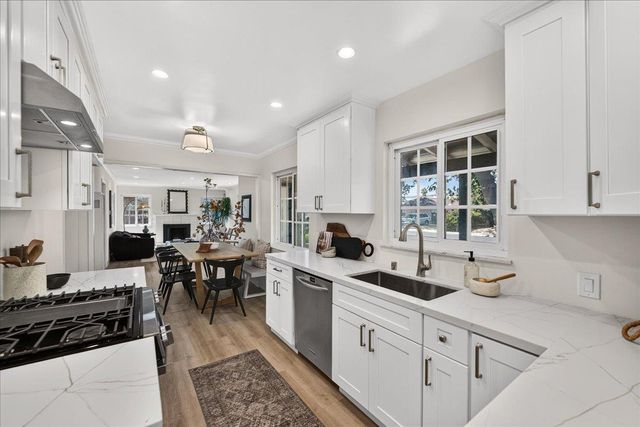 2130 Roenoke Way, San Jose, CA 95128