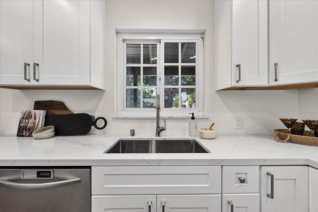 2130 Roenoke Way, San Jose, CA 95128