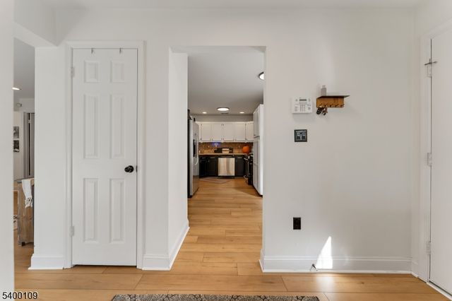 818 Magnolia Ln, Branchburg Twp., NJ 08876