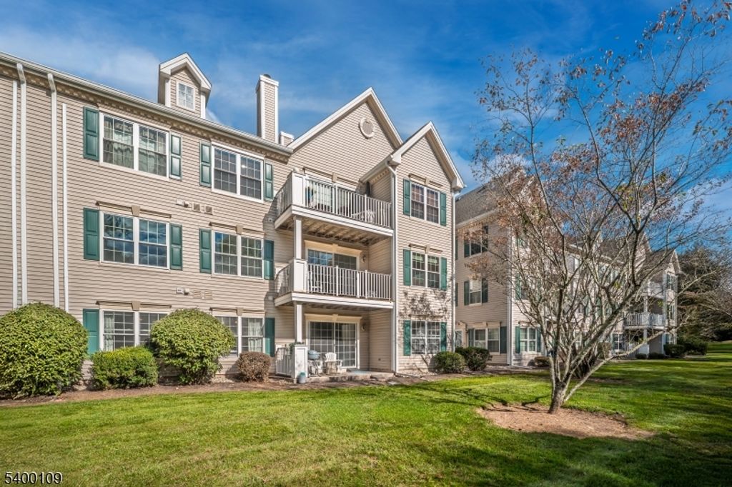 818 Magnolia Ln, Branchburg Twp., NJ 08876