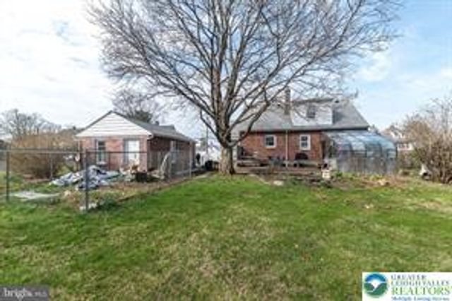 520 Thomas Street, Coopersburg Boro, PA 18036