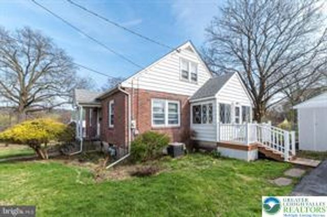 520 Thomas Street, Coopersburg Boro, PA 18036