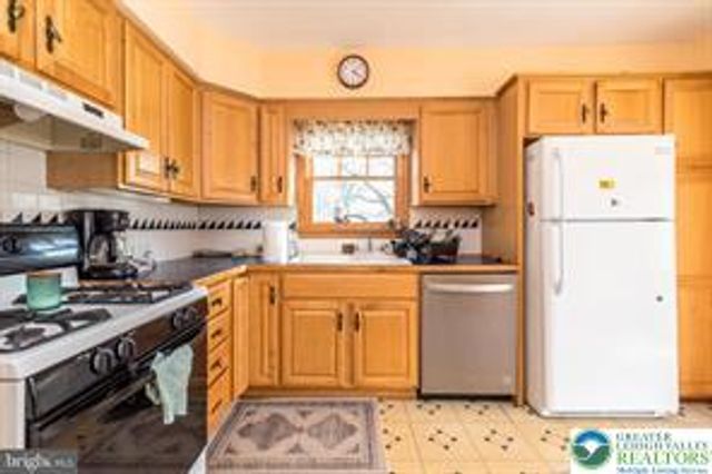 520 Thomas Street, Coopersburg Boro, PA 18036