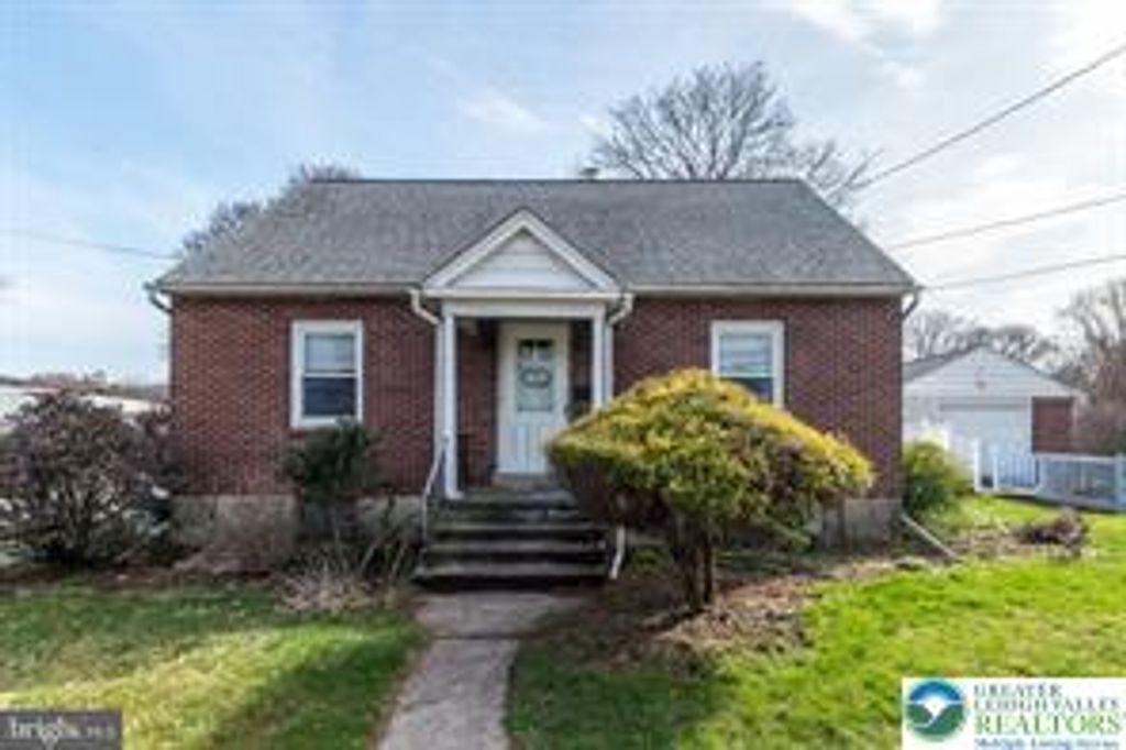 520 Thomas Street, Coopersburg Boro, PA 18036