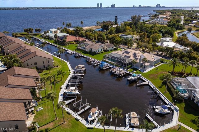 15448 Admiralty CIR 9, North Fort Myers, FL 33917