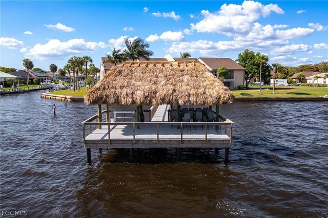 15448 Admiralty CIR 9, North Fort Myers, FL 33917