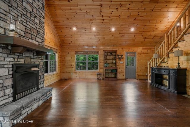 207 Ironwood Dr, Bee Spring, KY 42207