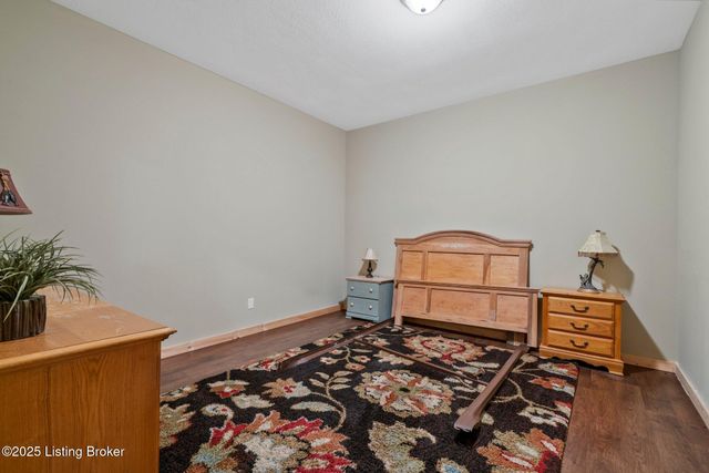 207 Ironwood Dr, Bee Spring, KY 42207