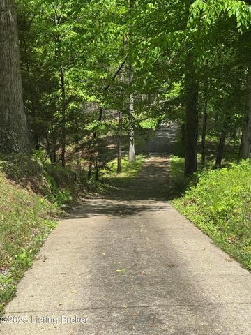 207 Ironwood Dr, Bee Spring, KY 42207