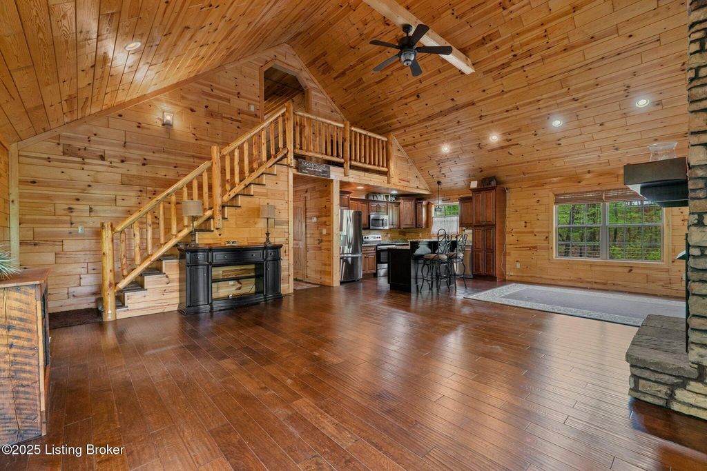 207 Ironwood Dr, Bee Spring, KY 42207