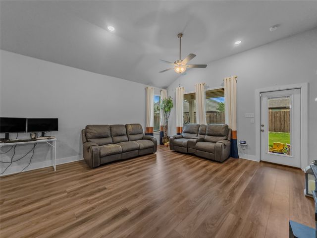 377 Edmund Lane, Fate, TX 75087