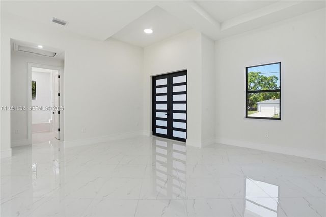 2039 detroit dr, La Belle, FL 33935