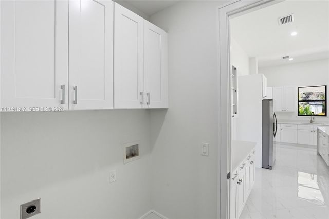 2039 detroit dr, La Belle, FL 33935